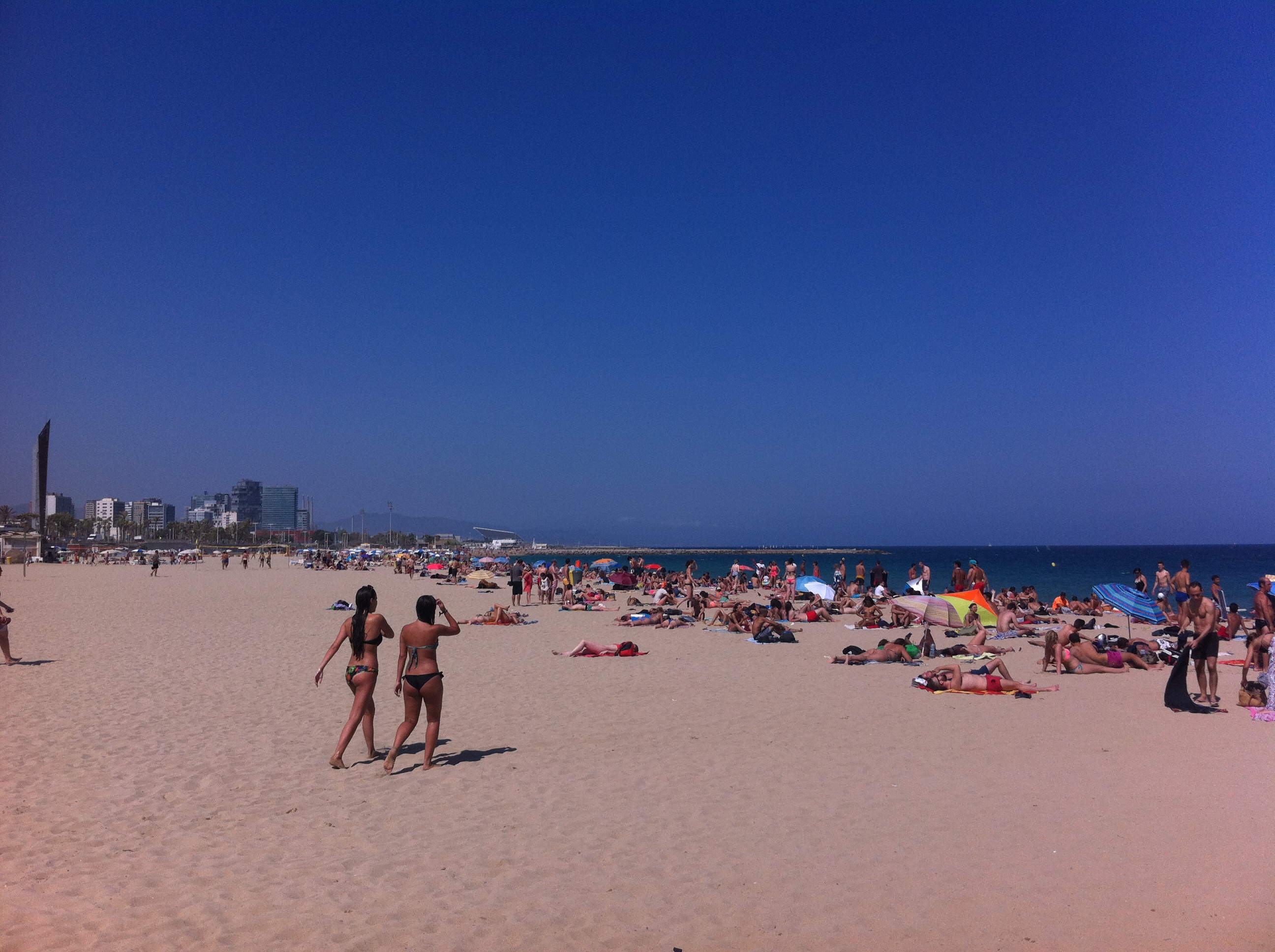 Нудийский пляж Барселона