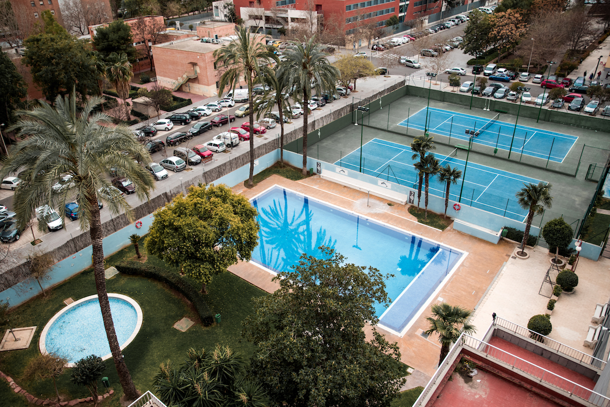 Hotel Medium Valencia Spain Review Palm Trees Swimming Pools - medium hotel valencia swimming pool ben holbrook